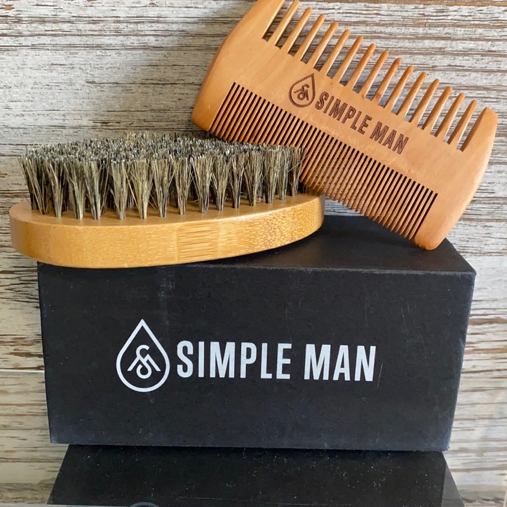 NIB beard brush and comb set